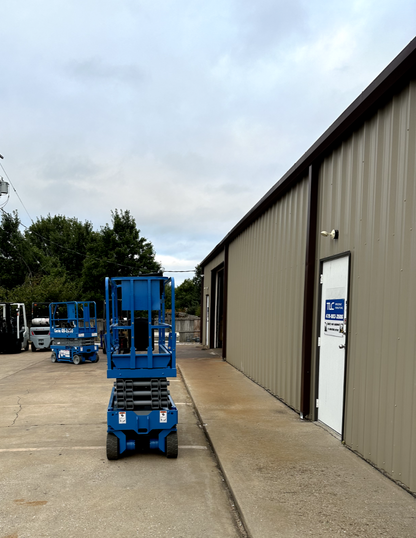 Genie Scissor Lift | Boom Lift - 26' Work Height - 1816 hrs