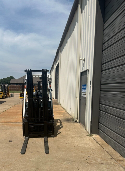 2016 Unicarriers Propane Forklift | 2420 hrs - 4000lb capacity