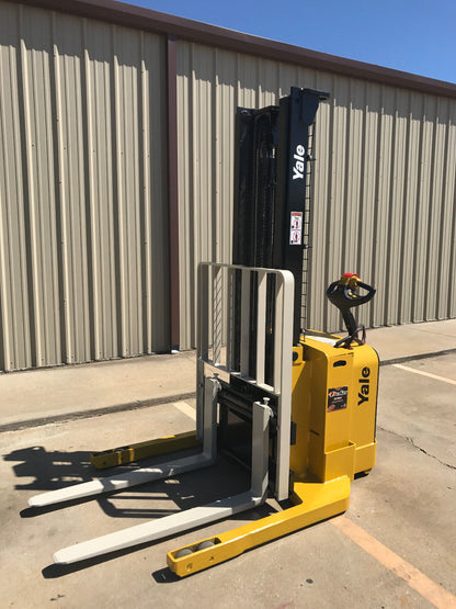 2012 Yale Walkie Stacker | 2557 hrs - 3800lb capacity