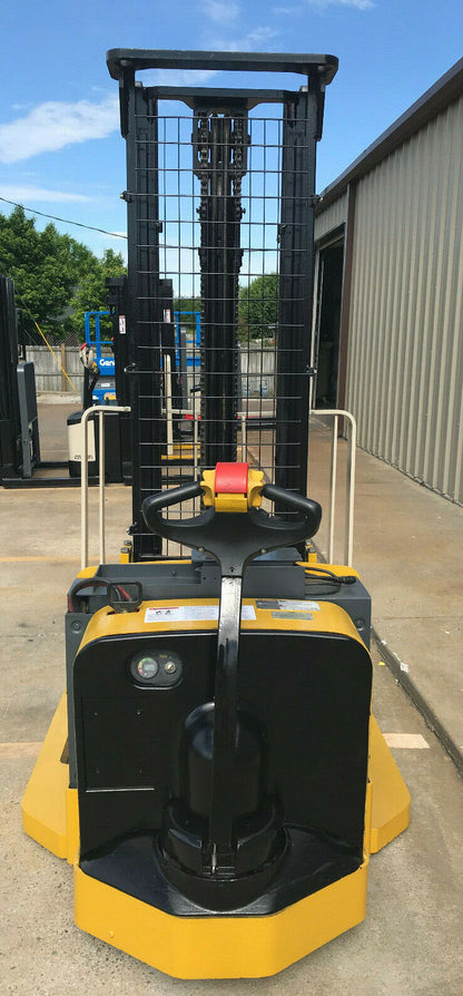 2008 Yale Walkie Stacker | 897 hrs - 3800lb capacity