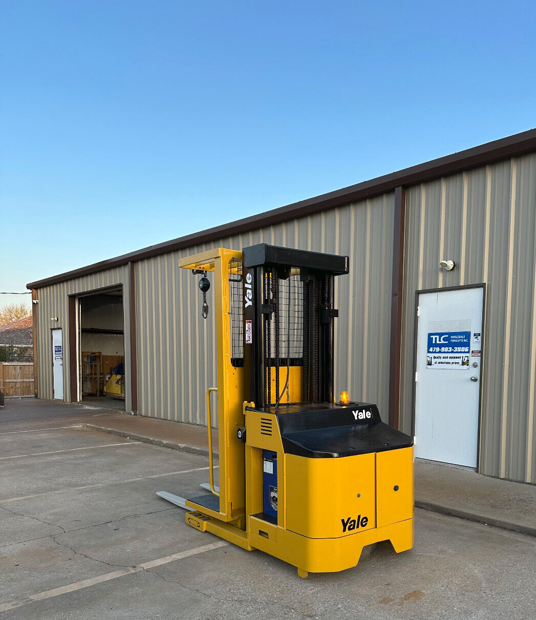 2004 Yale Stock Picker | 4649 hrs - 3000lb capacity