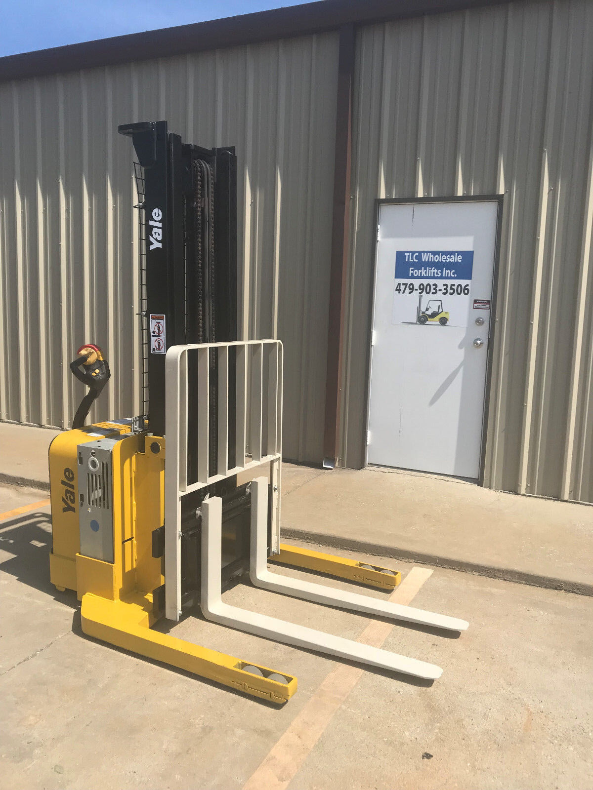 2012 Yale Walkie Stacker | 4495 hrs - 3800lb capacity