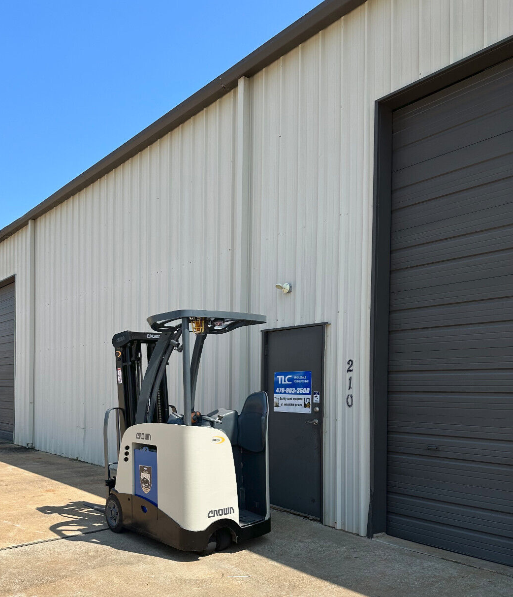 2014 Crown Forklift | 11,367 Hours - 3500lb capacity