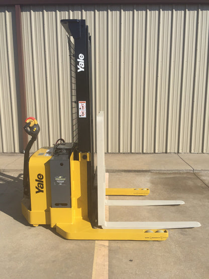 2010 Yale Walkie Stacker | 1553 hrs - 3800lb capacity