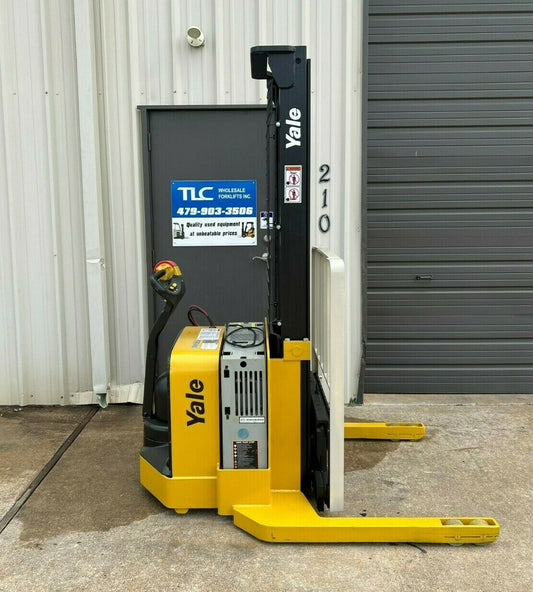 2014 Yale Walkie Stacker | 2282 hrs - 3800lb capacity