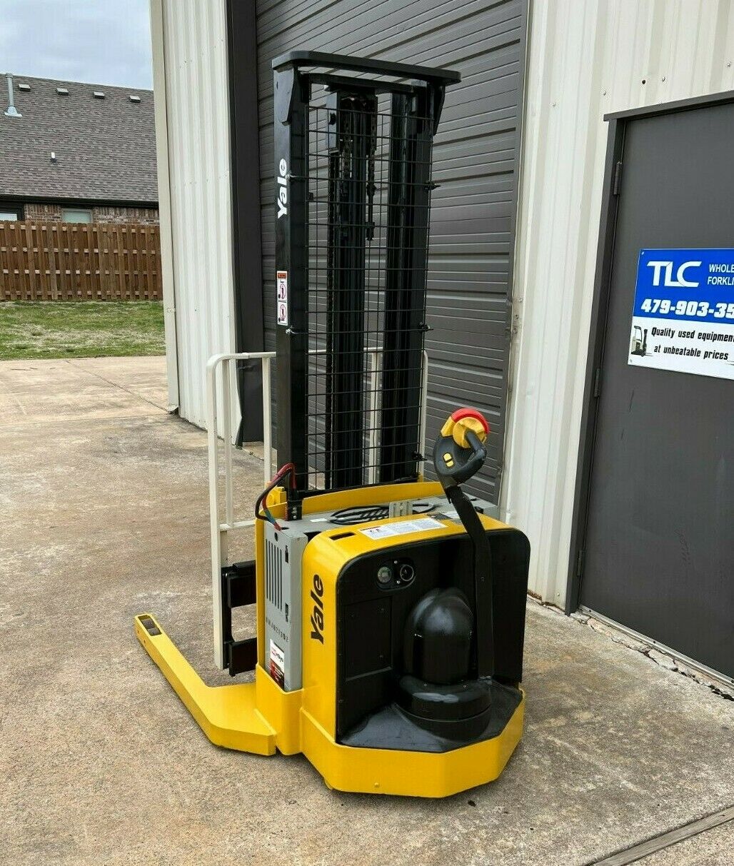 2010 Yale Walkie Stacker | 2533 hrs - 3800lb capacity