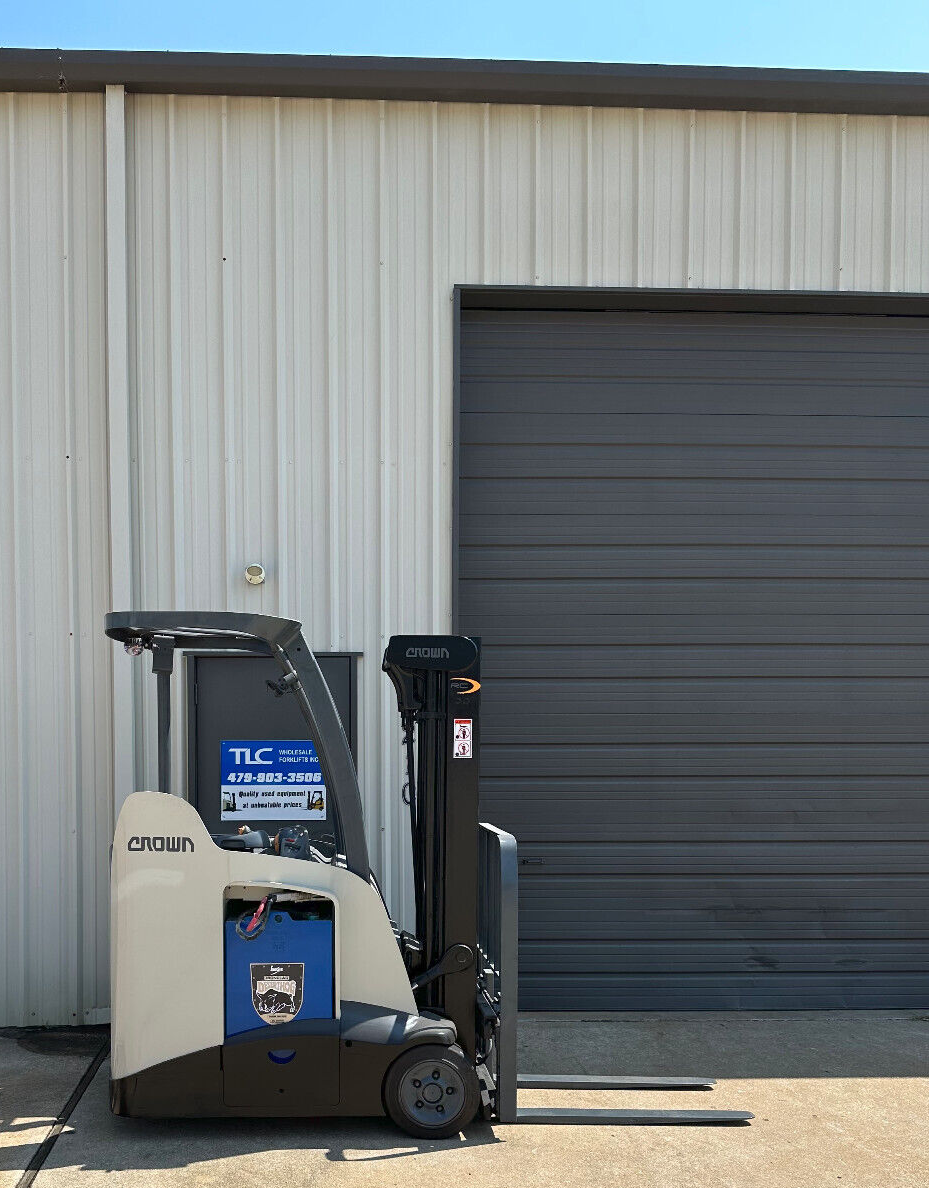 2014 Crown Forklift | 11,367 Hours - 3500lb capacity