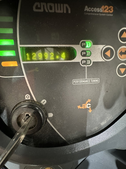 8944123