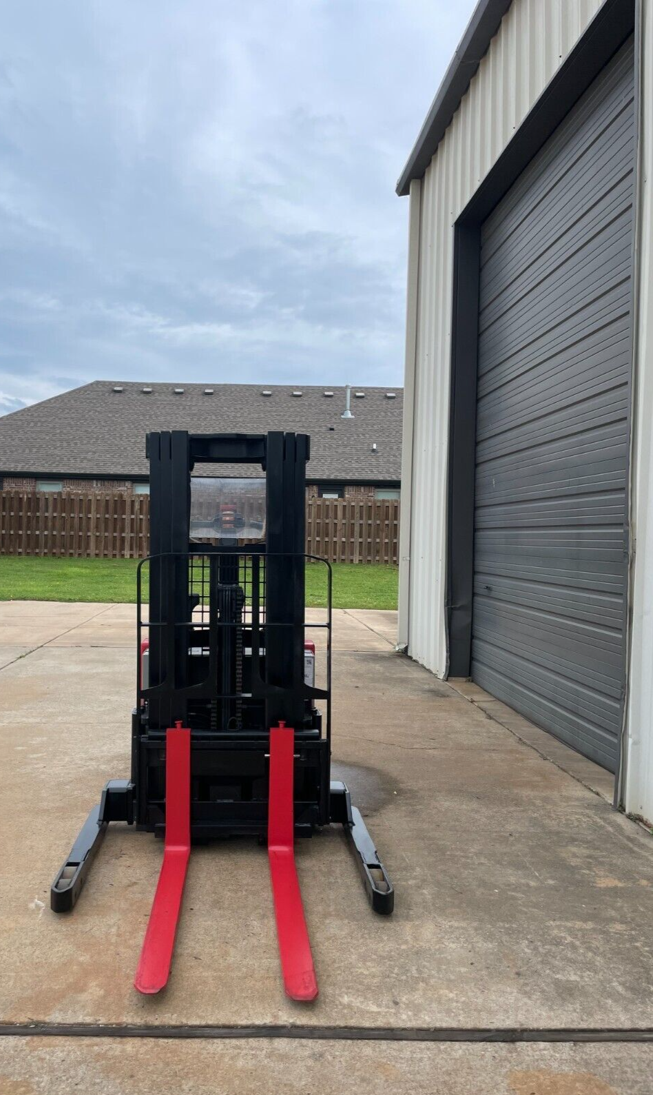 2016 Raymond Walkie Stacker | 800 hrs - 3750lb capacity