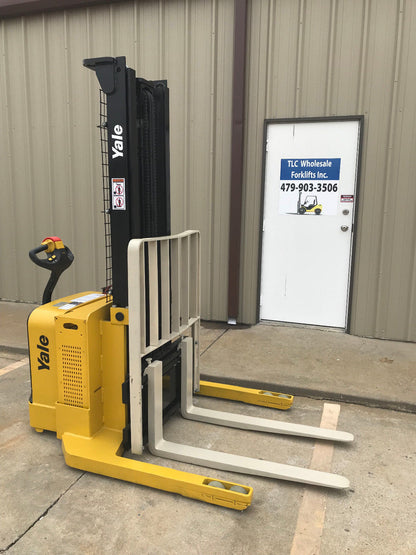 2009 Yale Walkie Stacker | 3432 hrs - 3800lb capacity