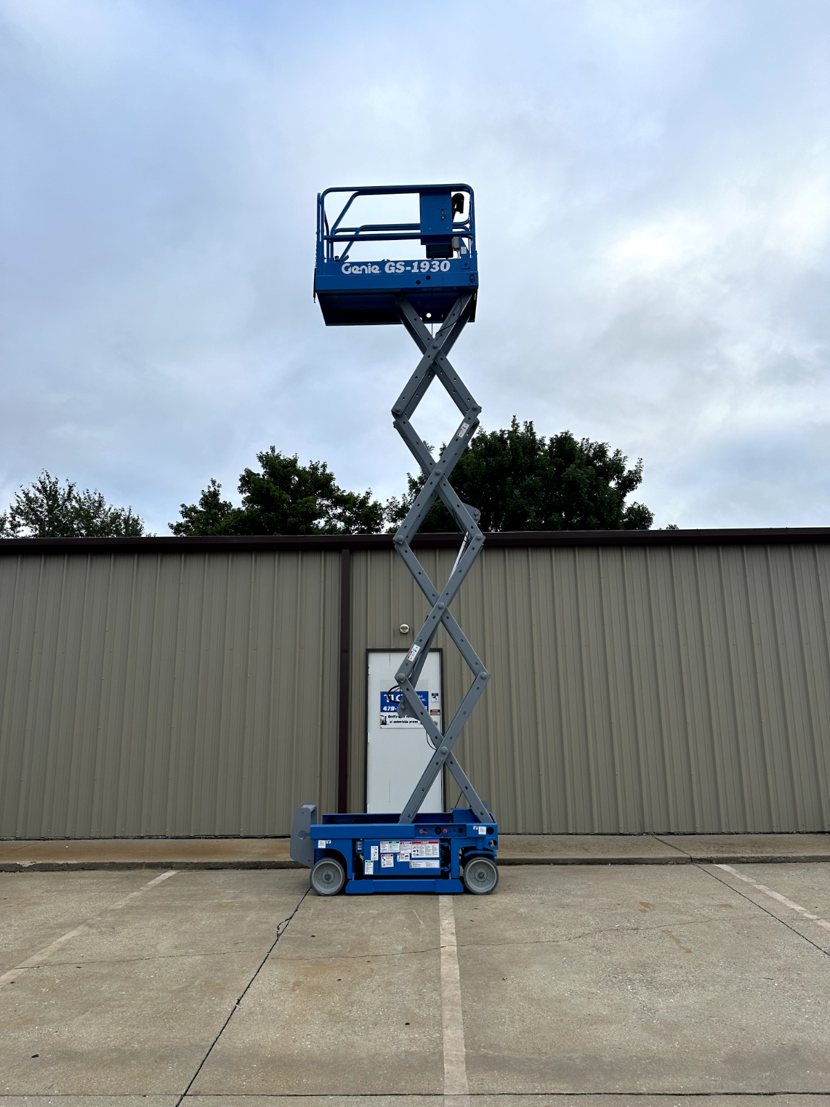 Genie Scissor Lift | Boom Lift - 26' Work Height - 1278 hrs