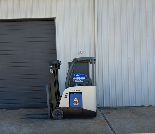 2015 Crown RC Forklift | 10,177 hrs - 3500lb capacity