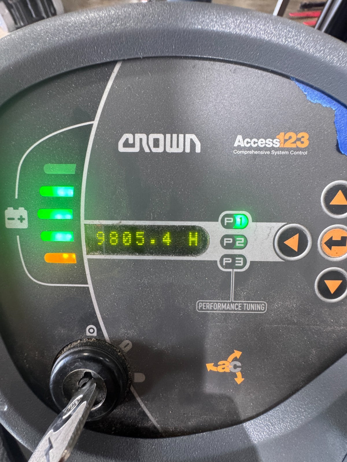 8944124