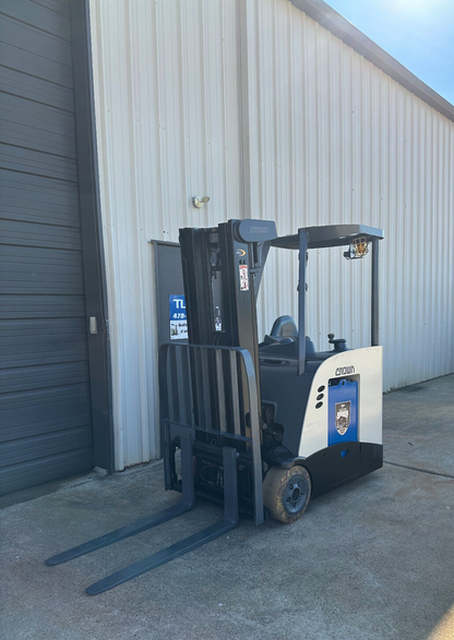 2015 Crown Forklift | 10,177 hrs - 3500lb capacity