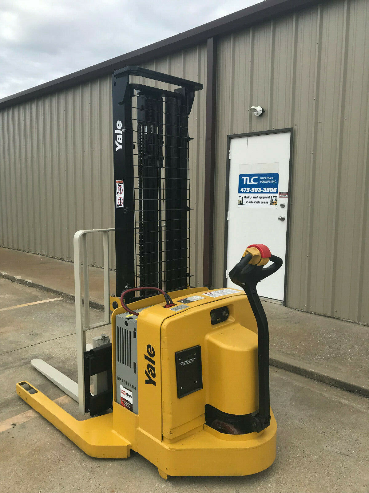 2006 Yale Walkie Stacker | 2854 hrs - 3800lb capacity