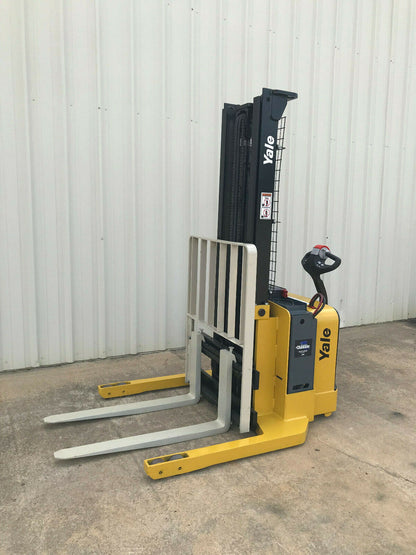 2012 Yale Walkie Stacker | 1422 hrs - 3800lb capacity