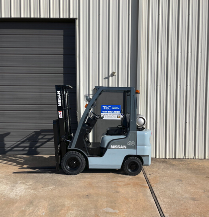 2010 Nissan Propane Forklift | 4042 hrs - 4000lb capacity