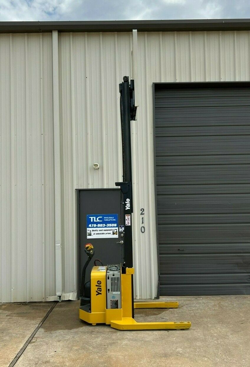 2014 Yale Walkie Stacker | 2282 hrs - 3800lb capacity