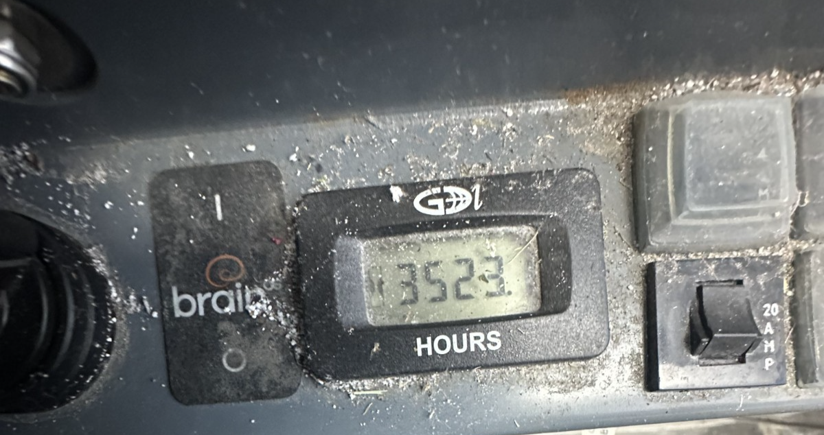 8960513