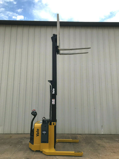 2012 Yale Walkie Stacker | 1422 hrs - 3800lb capacity