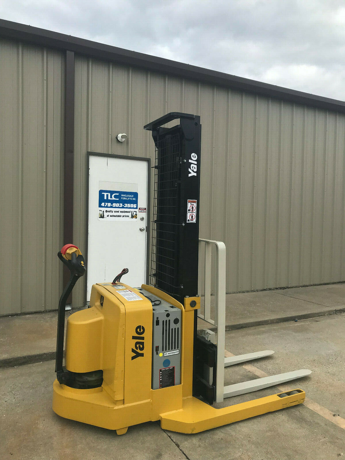 2006 Yale Walkie Stacker | 2854 hrs - 3800lb capacity