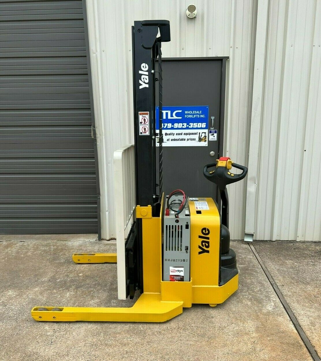 2010 Yale Walkie Stacker | 2533 hrs - 3800lb capacity