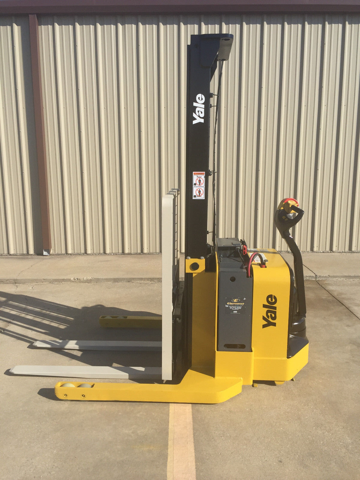 2010 Yale Walkie Stacker | 1553 hrs - 3800lb capacity