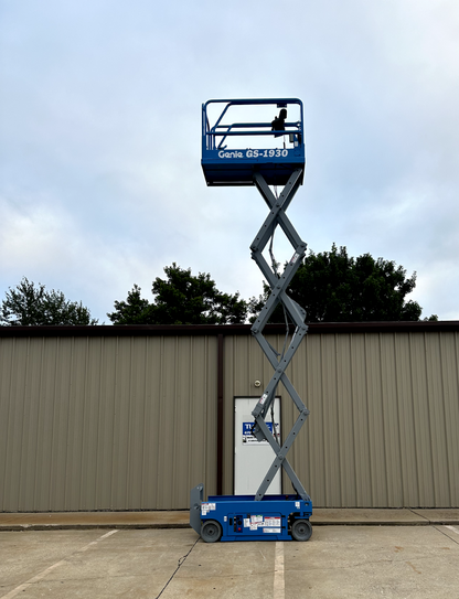 Genie Scissor Lift | Boom Lift - 26' Work Height - 1816 hrs