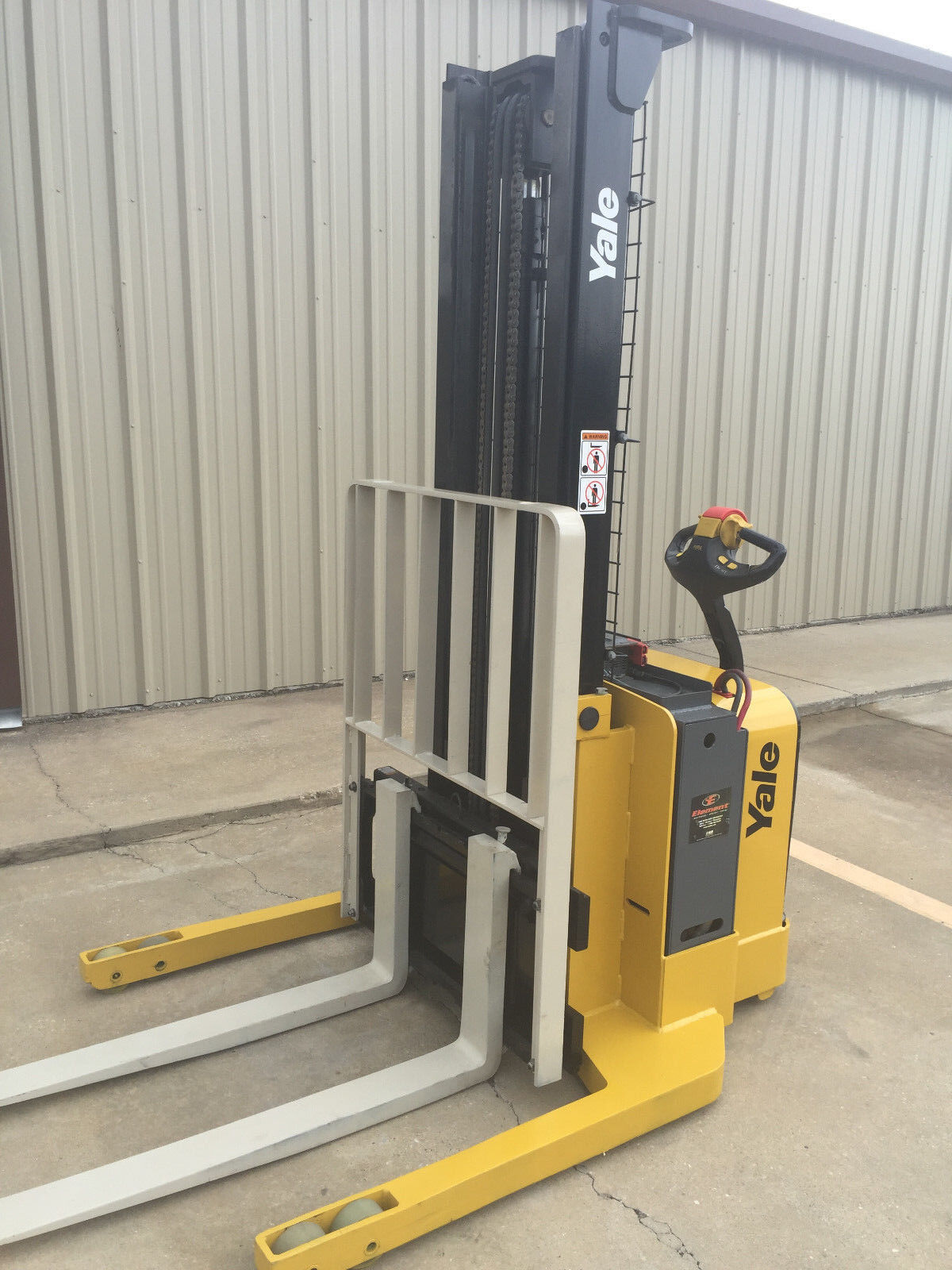 2012 Yale Walkie Stacker | 3924 hrs - 3800lb capacity