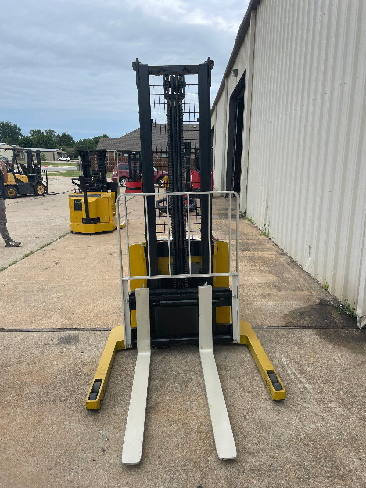 2016 Yale Walkie Stacker | 1068 hrs - 3800lb capacity