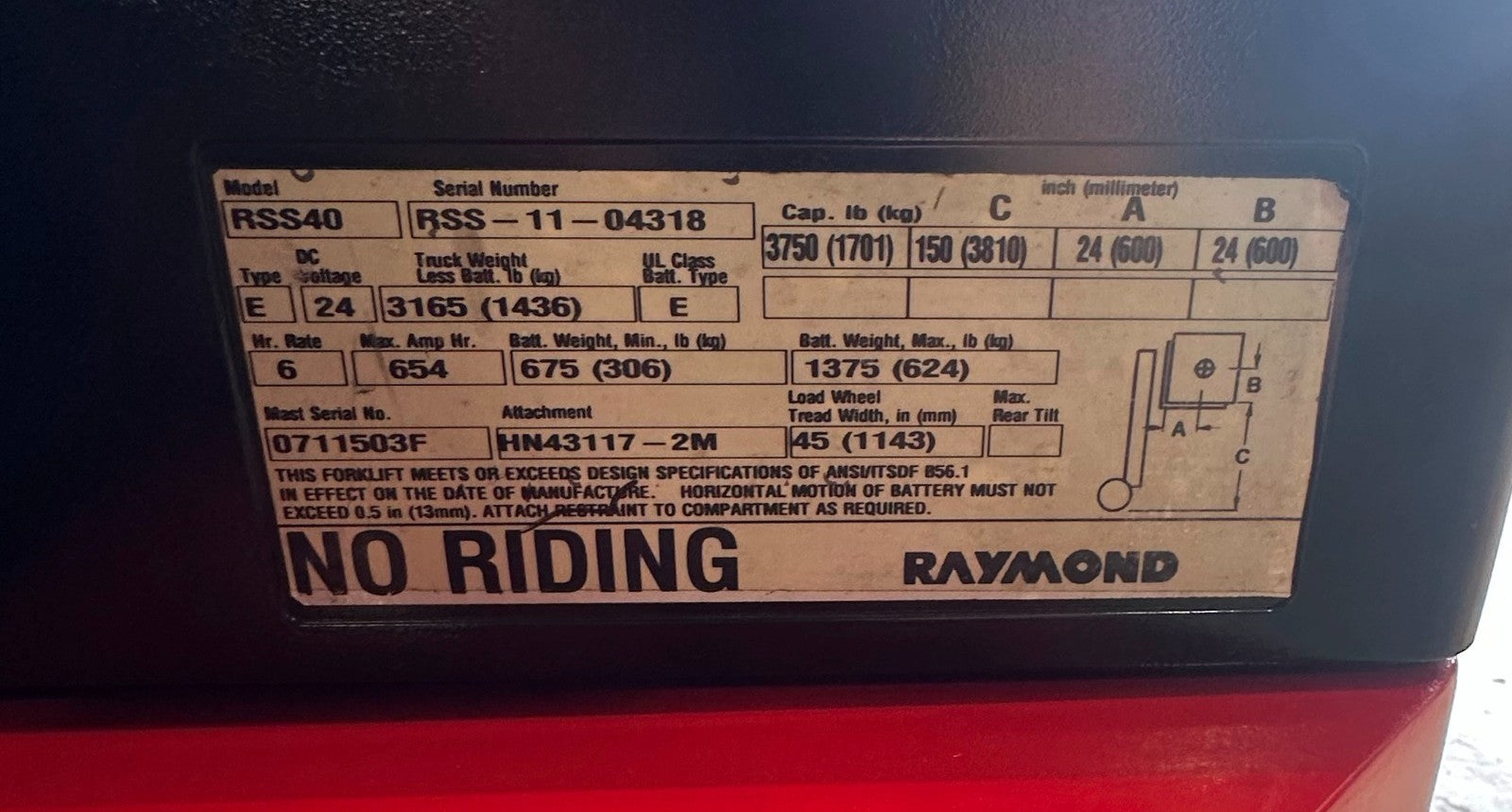8905811