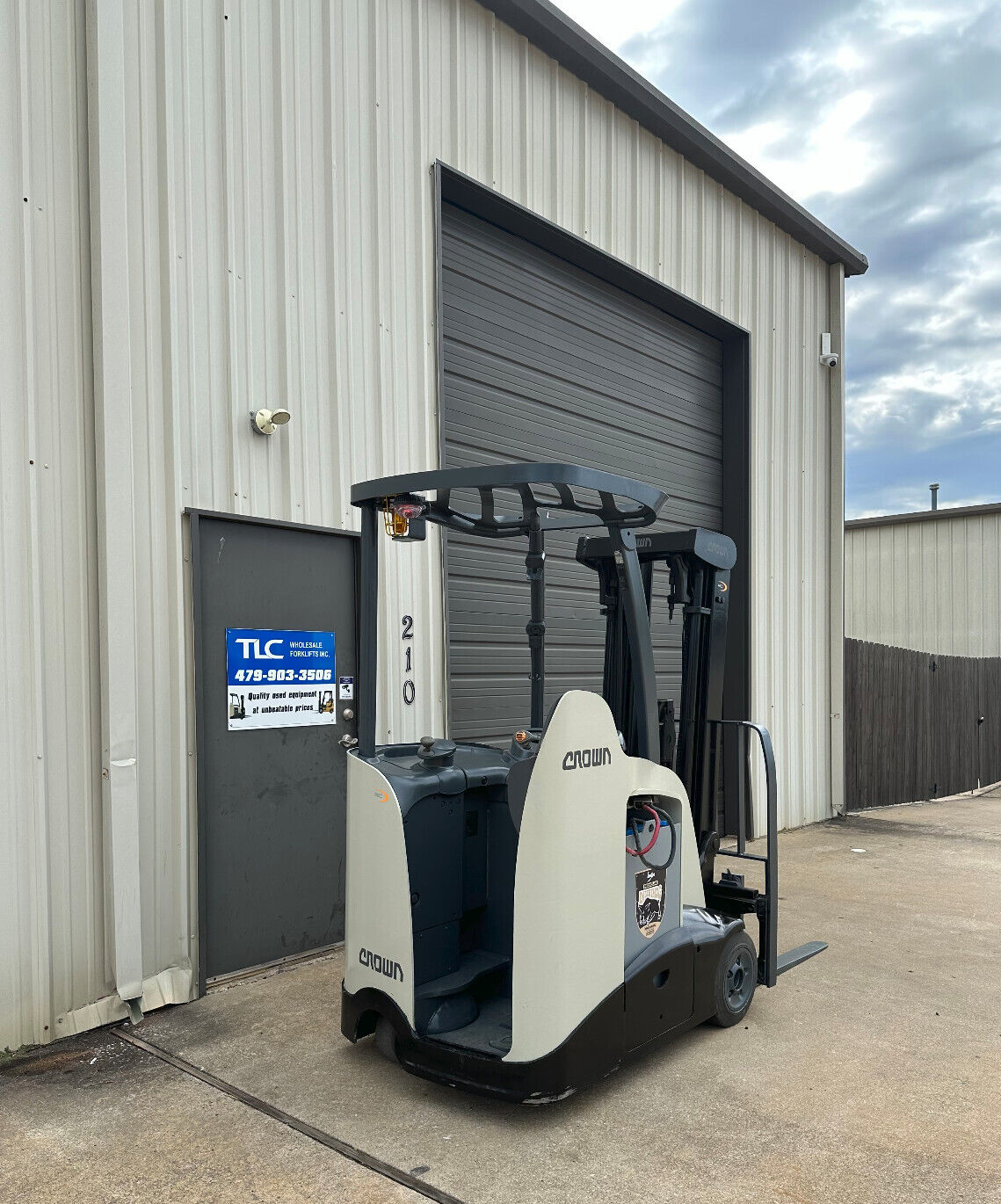 2014 Crown Forklift | 11,547 hrs - 3500lb capacity