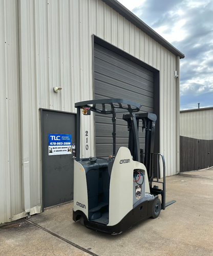 2014 Crown Forklift | 11,547 hrs - 3500lb capacity