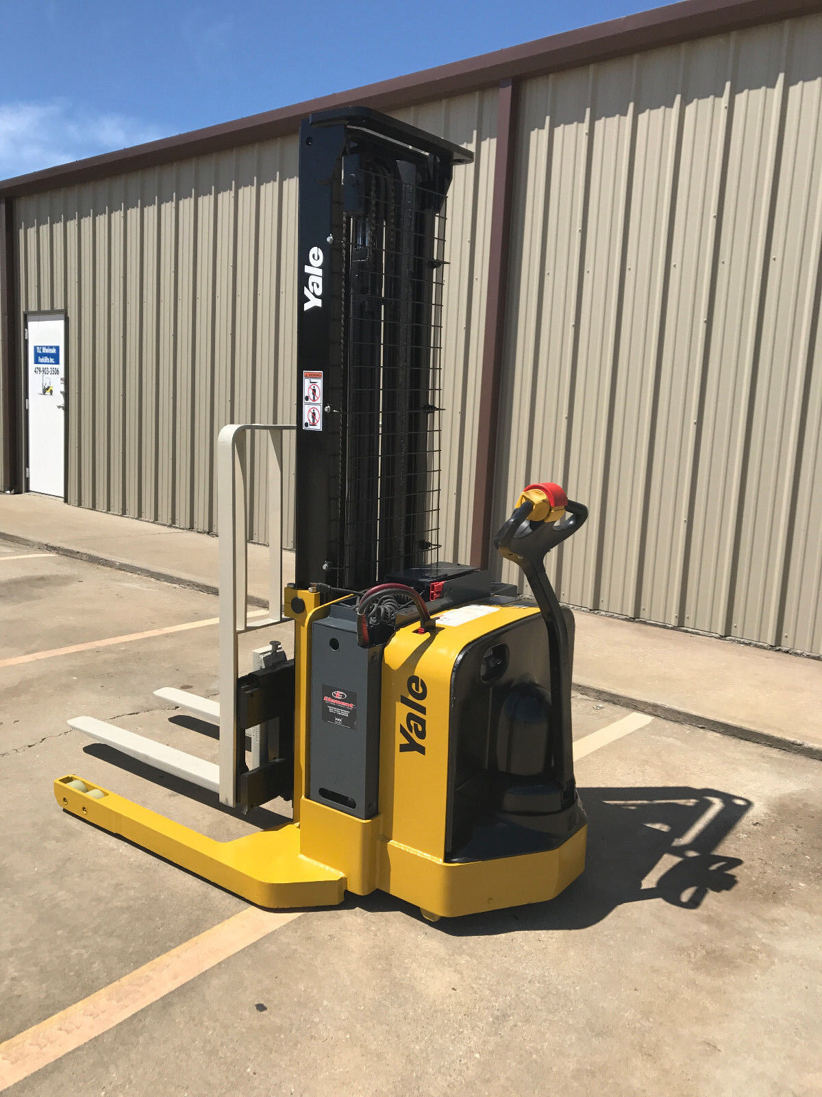 2008 Yale Walkie Stacker | 1081 hrs - 3800lb capacity