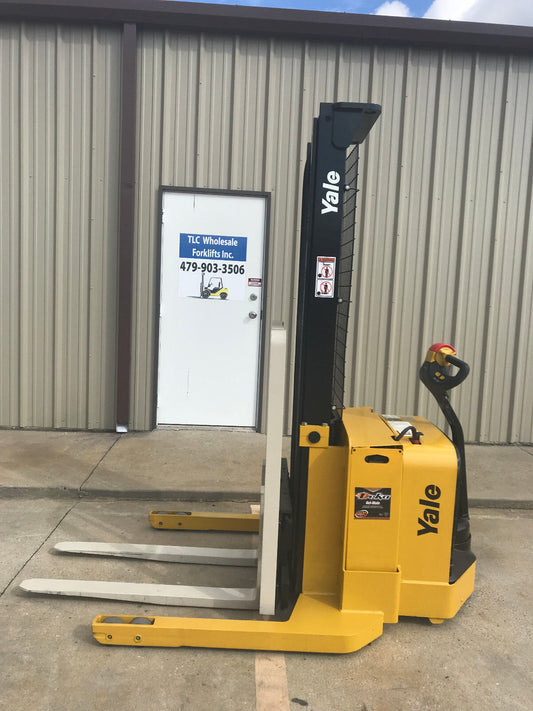 2009 Yale Walkie Stacker | 3679 hrs - 3800lb capacity