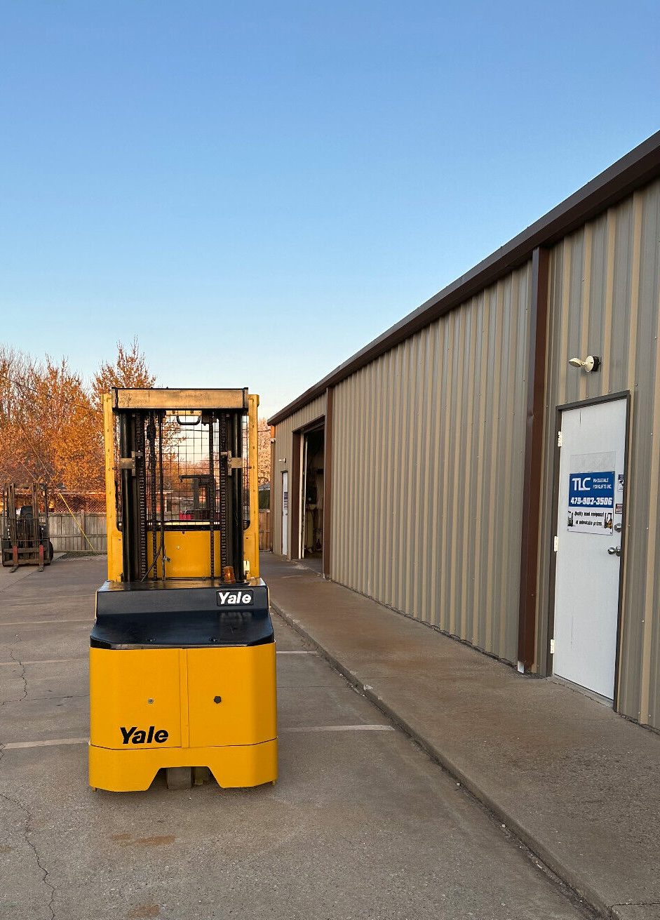 2004 Yale Stock Picker | 4649 hrs - 3000lb capacity