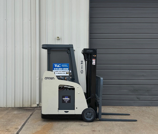 2008 Crown Electric Forklift | 14,192 hrs - 3500lb capacity