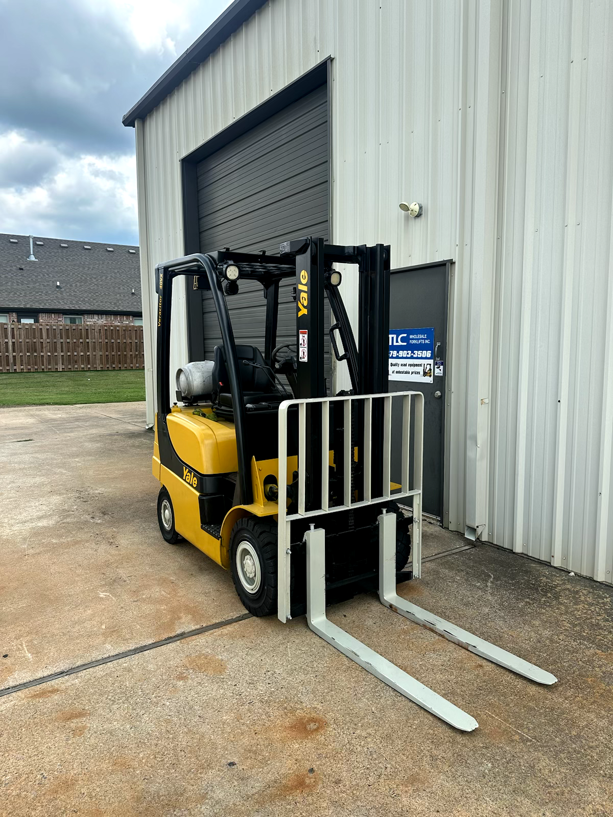 2014 Yale Propane Forklift | 2134 hrs - 4000lb capacity