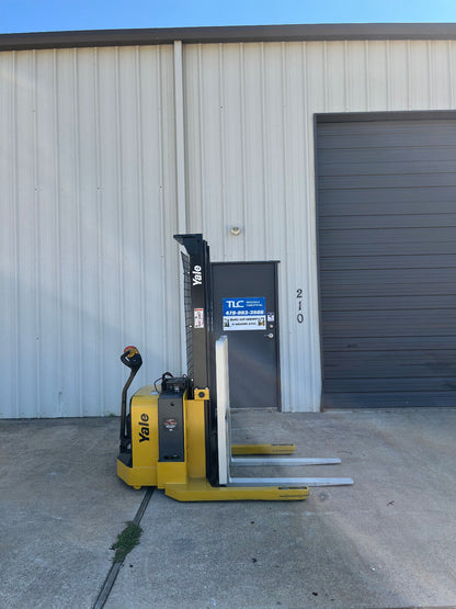 2015 Yale Walkie Stacker | 1032 hrs - 3800lb capacity