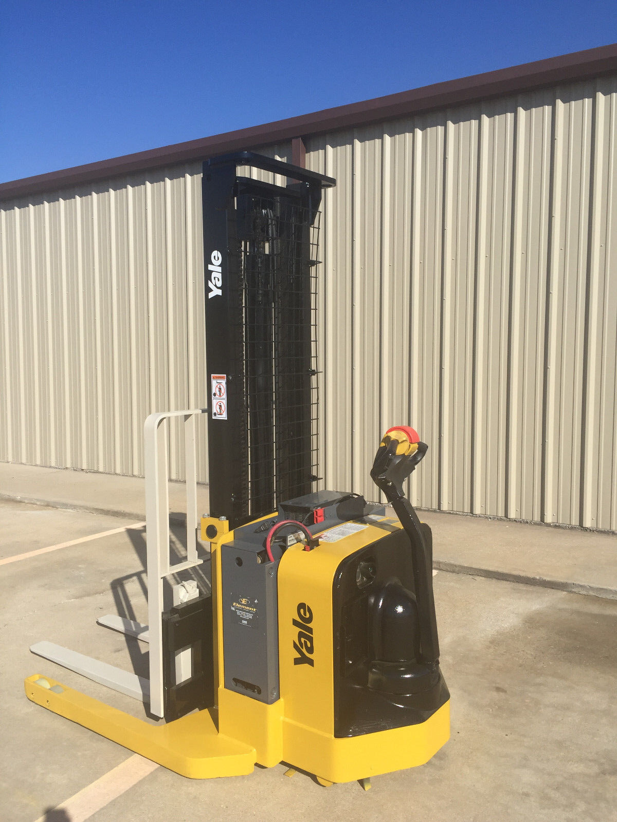 2010 Yale Walkie Stacker | 1553 hrs - 3800lb capacity