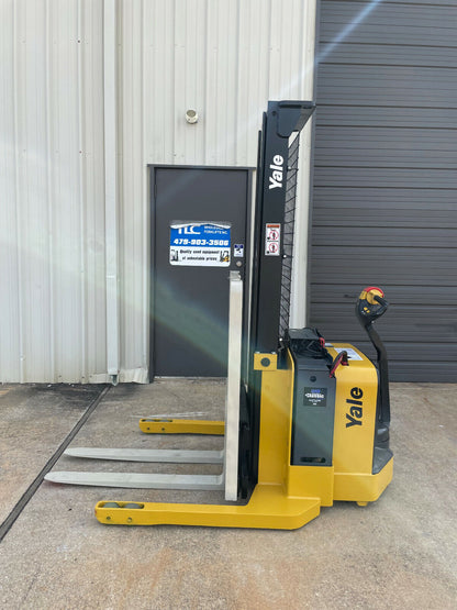 2014 Yale Walkie Stacker | 2131 hours - 3800lb capacity